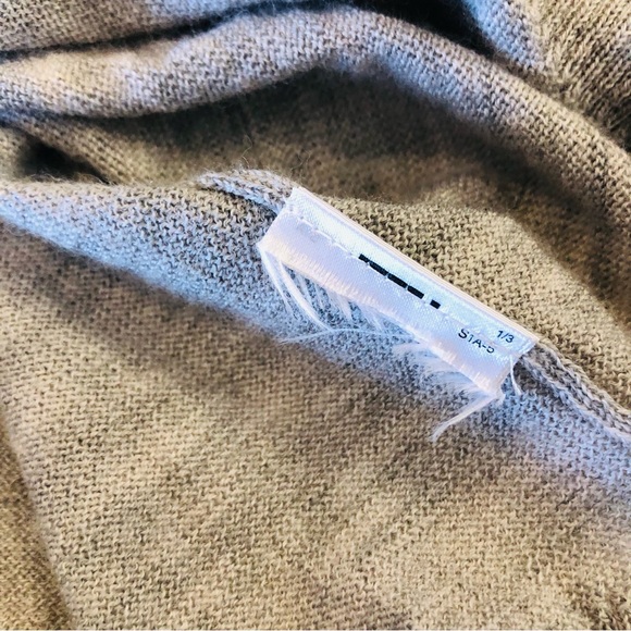 Gap 100% Merino Wool Sweater - Picture 12 of 12